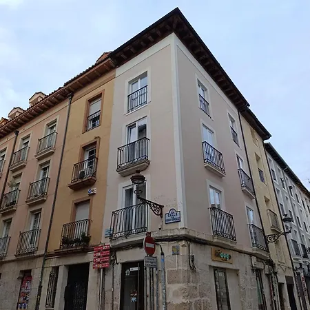 Buhardilla Con Encanto En El Corazon Del Casco Historico De *