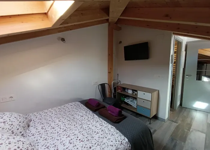 Buhardilla Con Encanto En El Corazon Del Casco Historico De